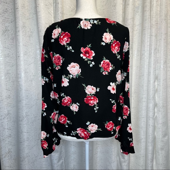 Floral Bell Sleeve Top - Picture 4 of 5